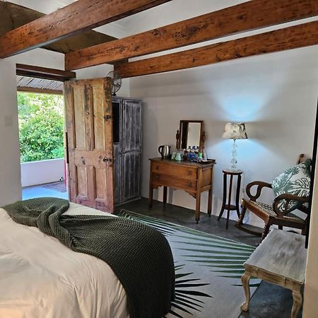The Riverdeck Accommodation And Backpackers Найсне Экстерьер фото