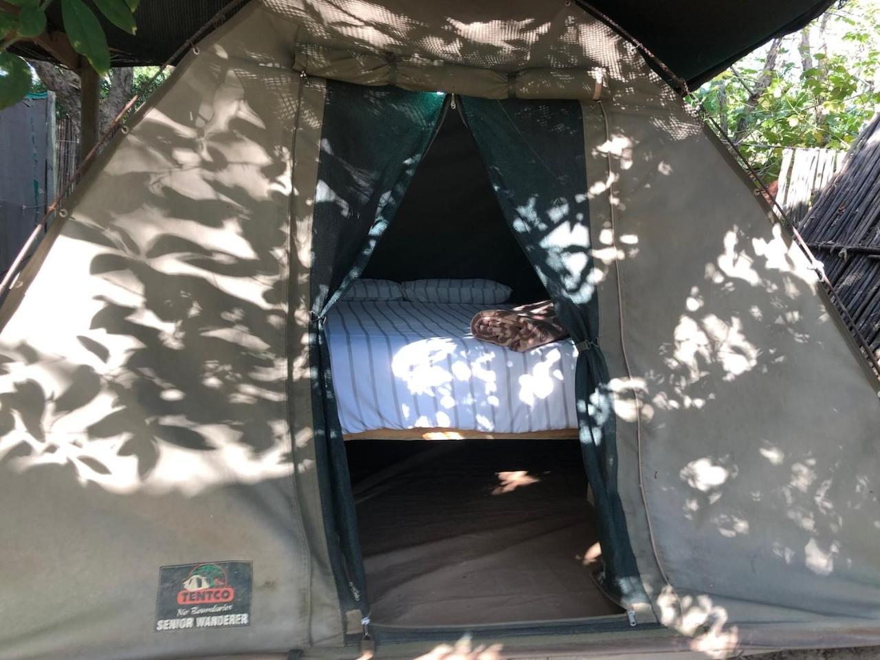 The Riverdeck Accommodation And Backpackers Найсне Экстерьер фото