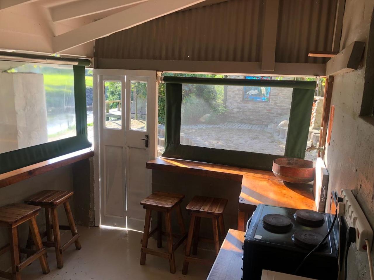 The Riverdeck Accommodation And Backpackers Найсне Номер фото